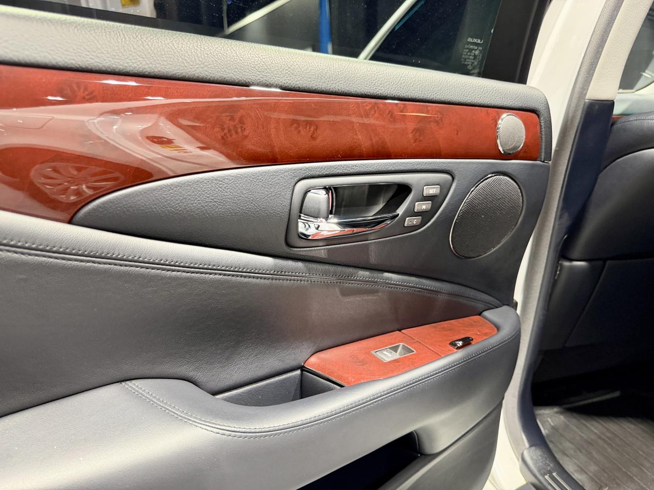 2007 Lexus LS 460 4dr Sdn SWB Photo