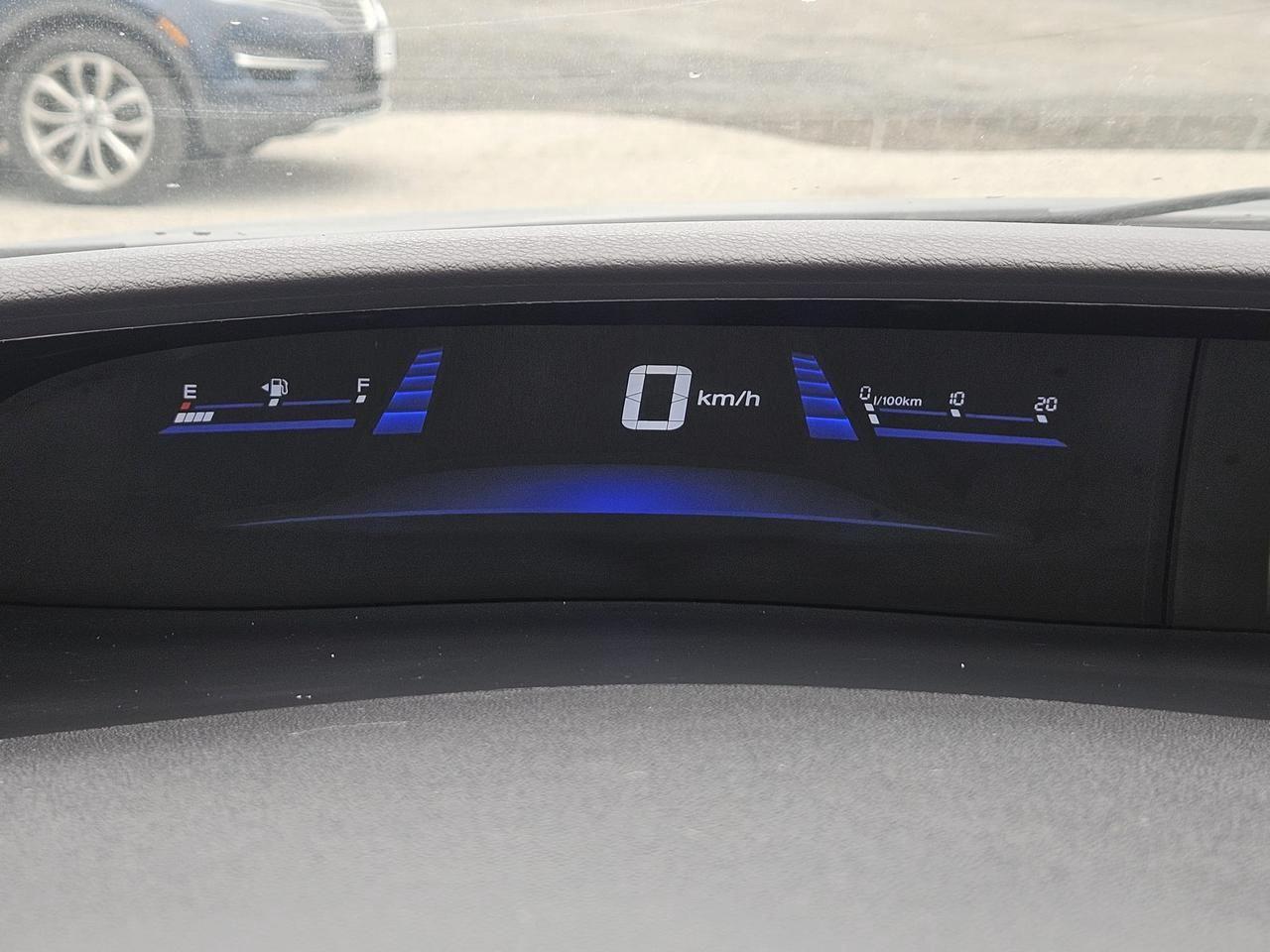 13661375