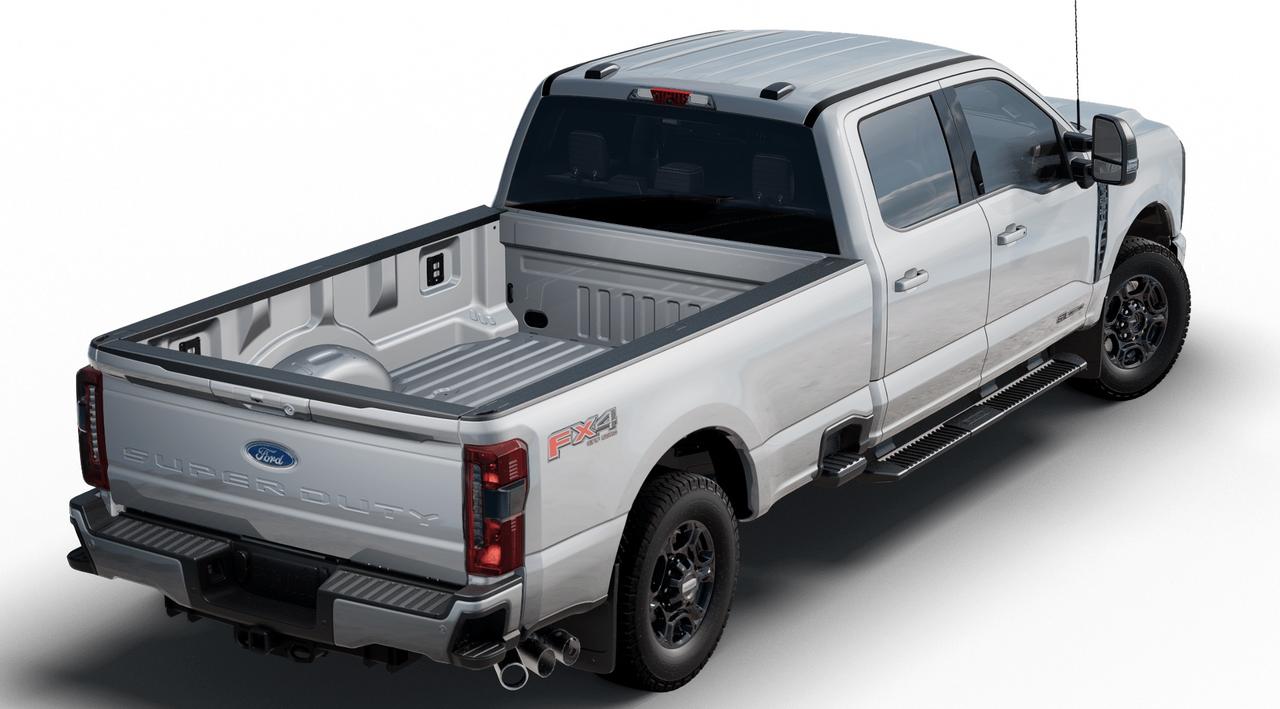 2024 Ford F-350 Super Duty SRW XLT 4WD CREW CAB 8' BOX Photo2