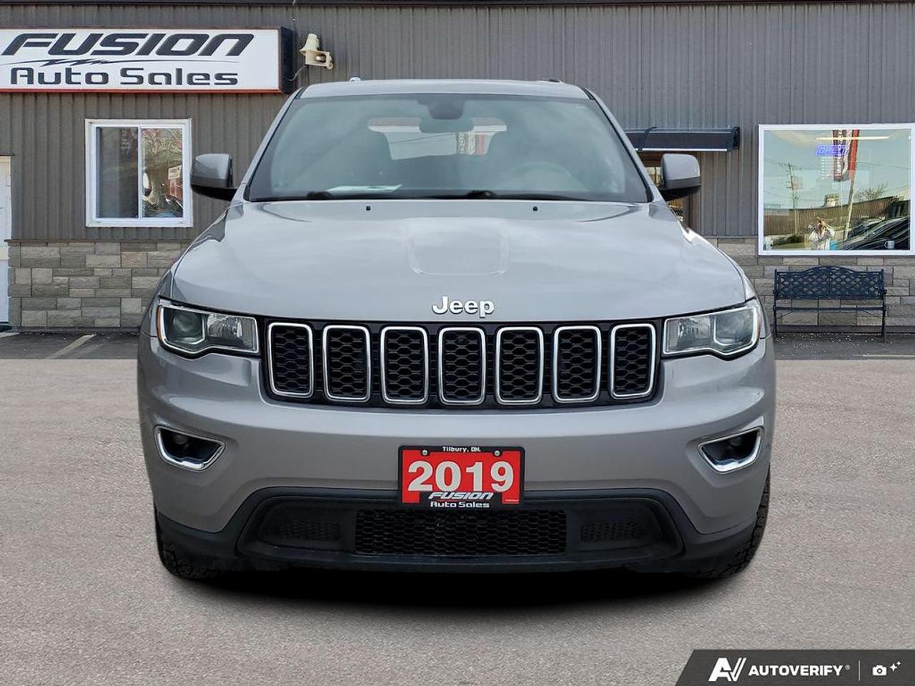 2019 Jeep Grand Cherokee Laredo E 4X4 Photo1