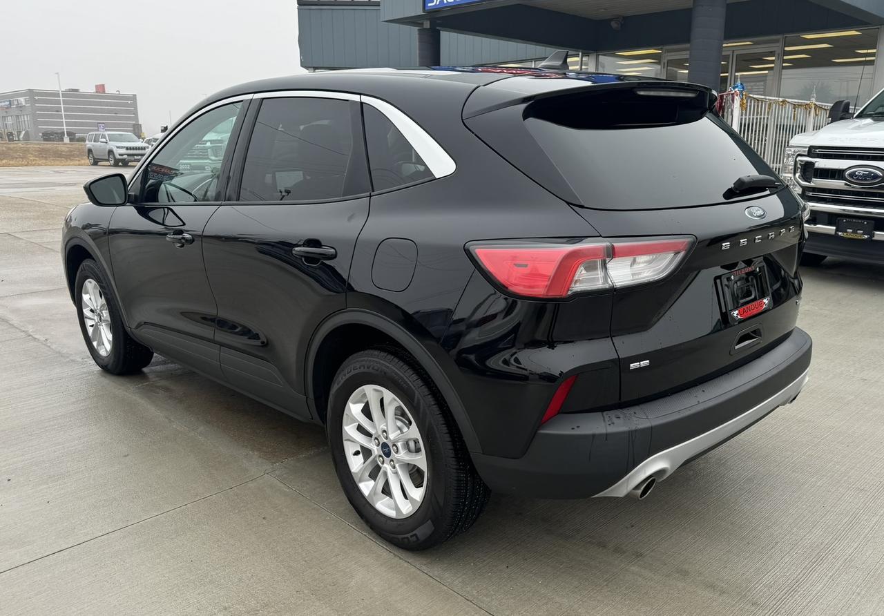 2020 Ford Escape SE AWD Photo
