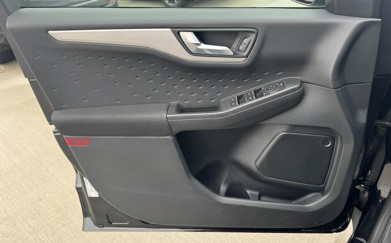 2020 Ford Escape SE AWD Photo