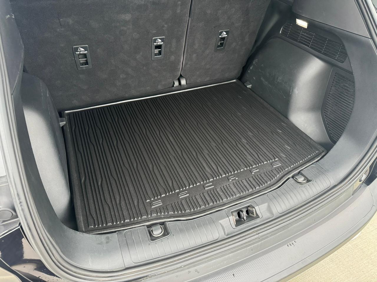 2020 Ford Escape SE AWD Photo