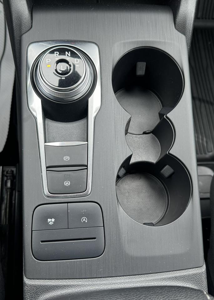 2020 Ford Escape SE AWD Photo