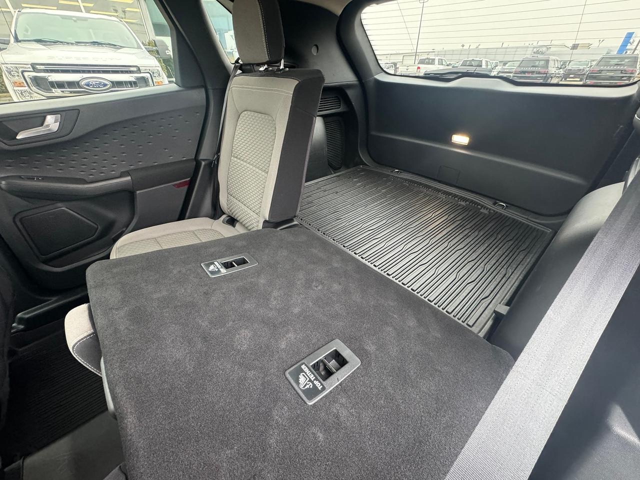 2020 Ford Escape SE AWD Photo