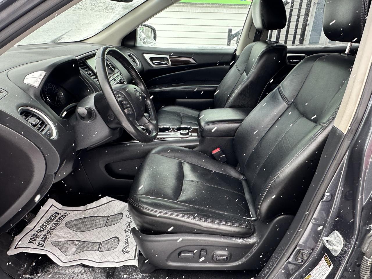 2014 Nissan Pathfinder SL Photo3