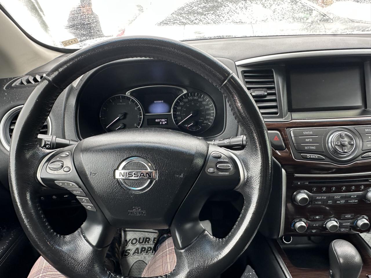 2014 Nissan Pathfinder SL Photo