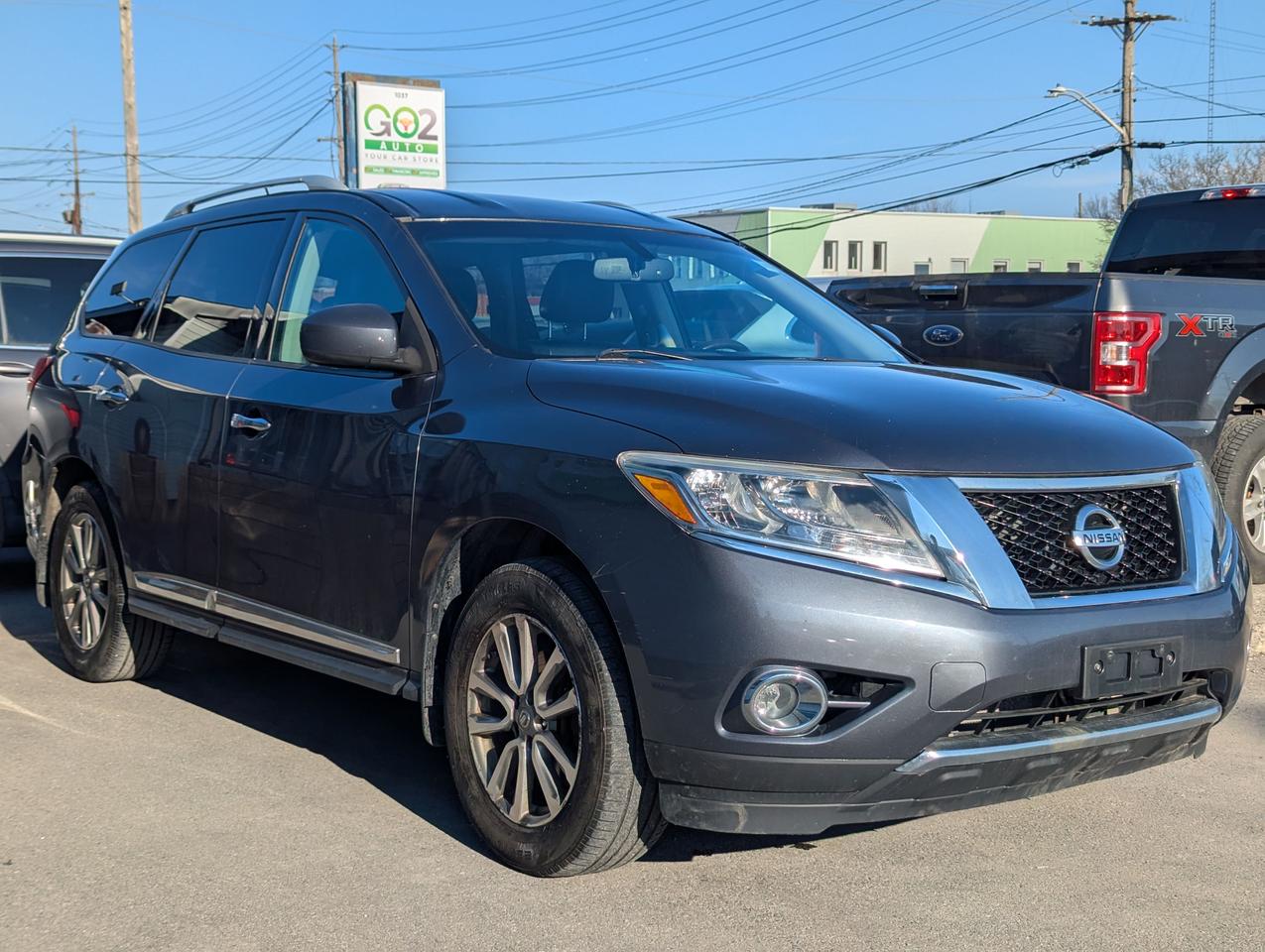 2014 Nissan Pathfinder SL Photo