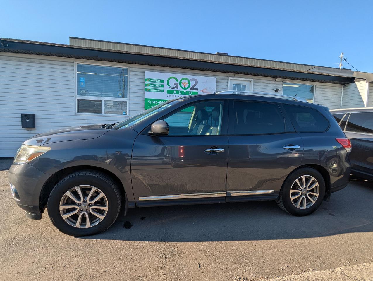 2014 Nissan Pathfinder SL Photo