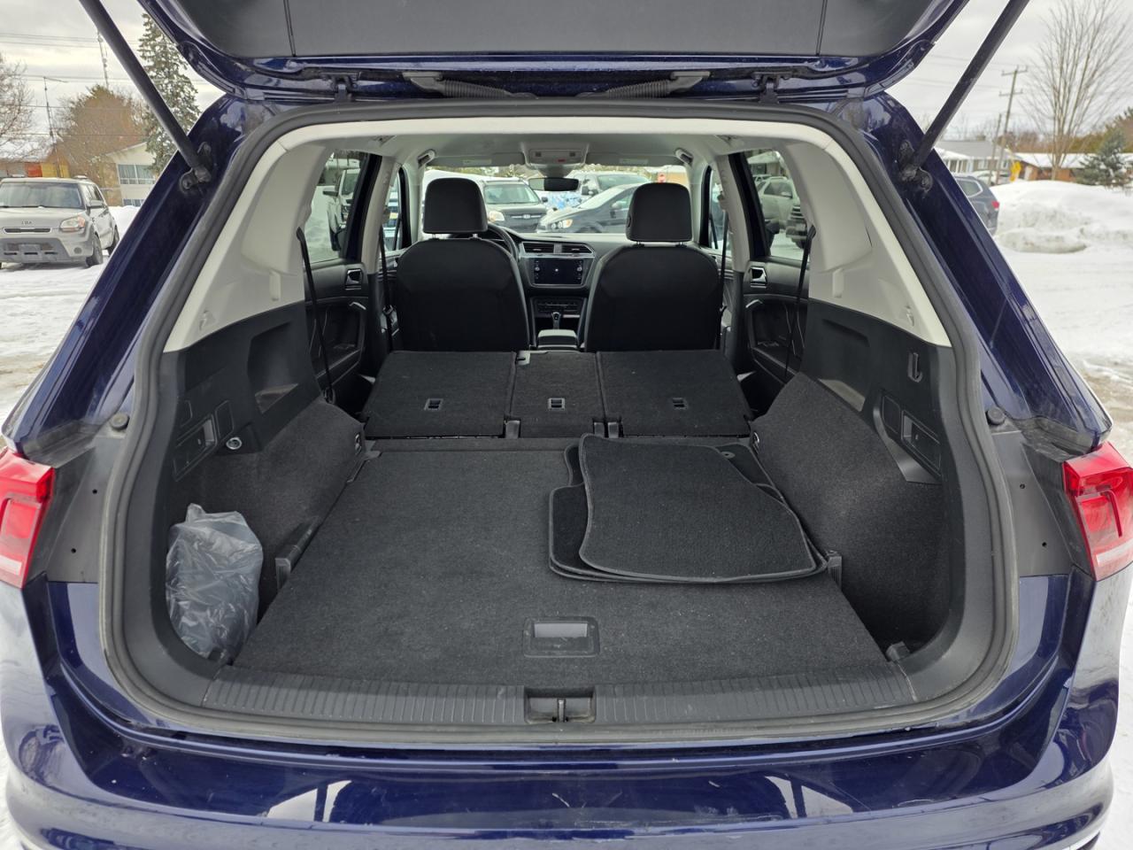 2023 Volkswagen Tiguan SE 4MOTION Photo