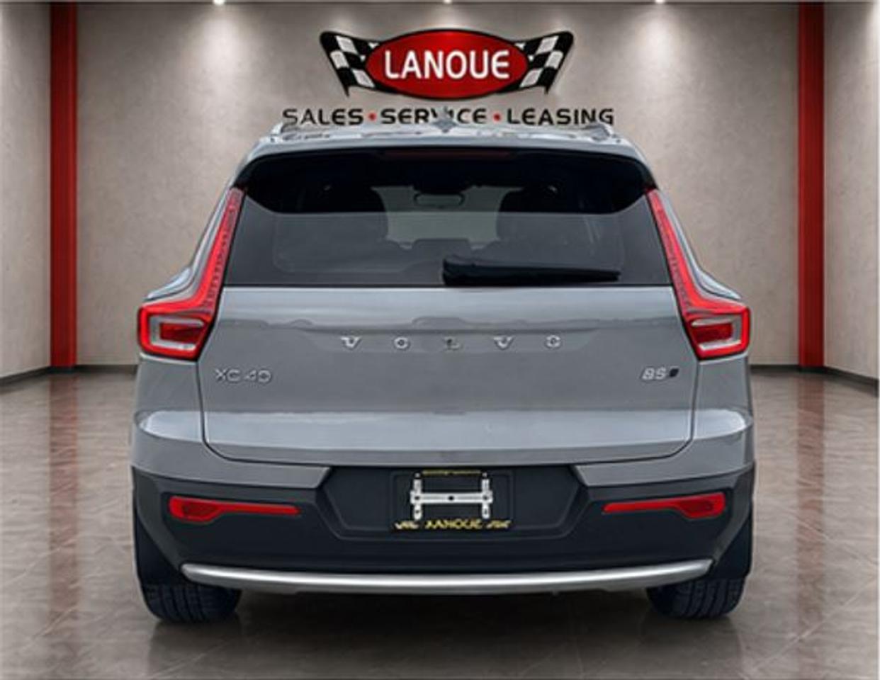 2024 Volvo XC40 Ultimate Bright Theme Photo