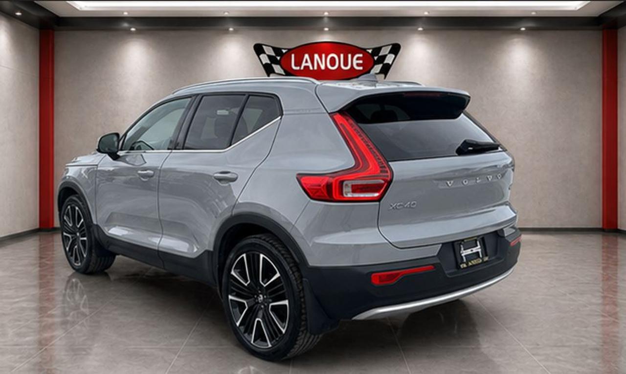 2024 Volvo XC40 Ultimate Bright Theme Photo