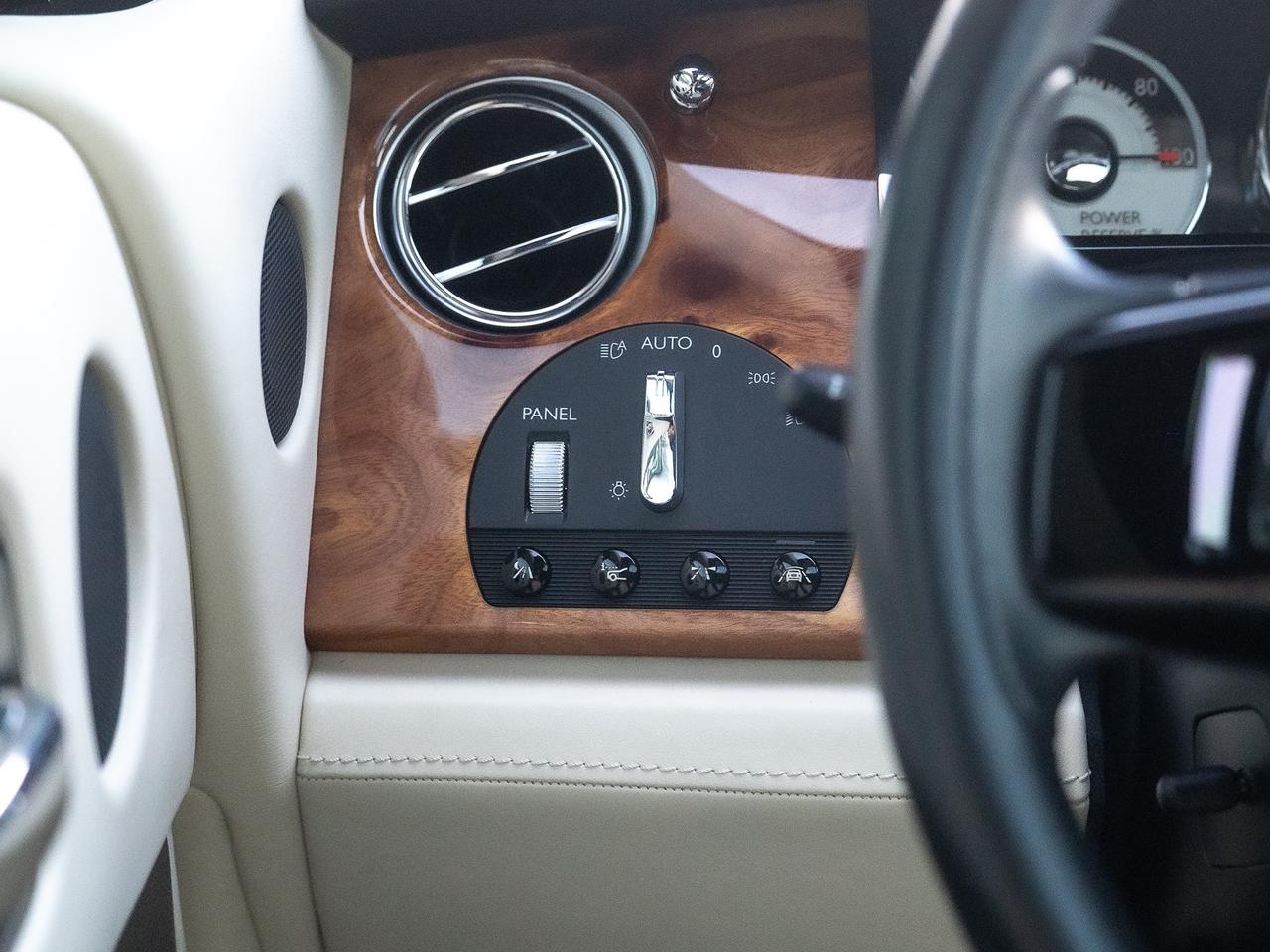 2015 Rolls Royce Wraith Rolls-Royce Wraith  6.6L V12 Photo11