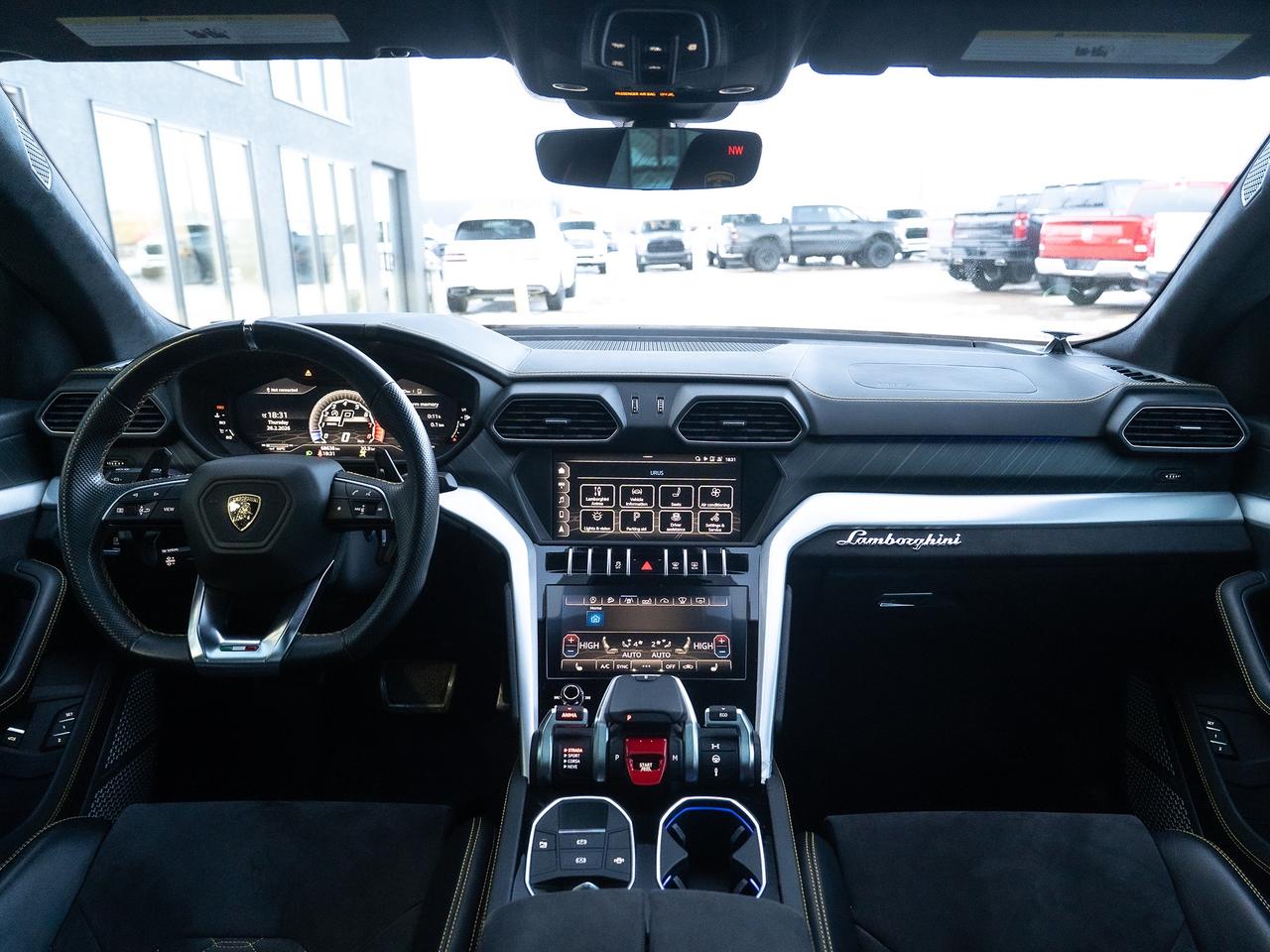 2019 Lamborghini Urus LAMBORGHINI URUS Photo29