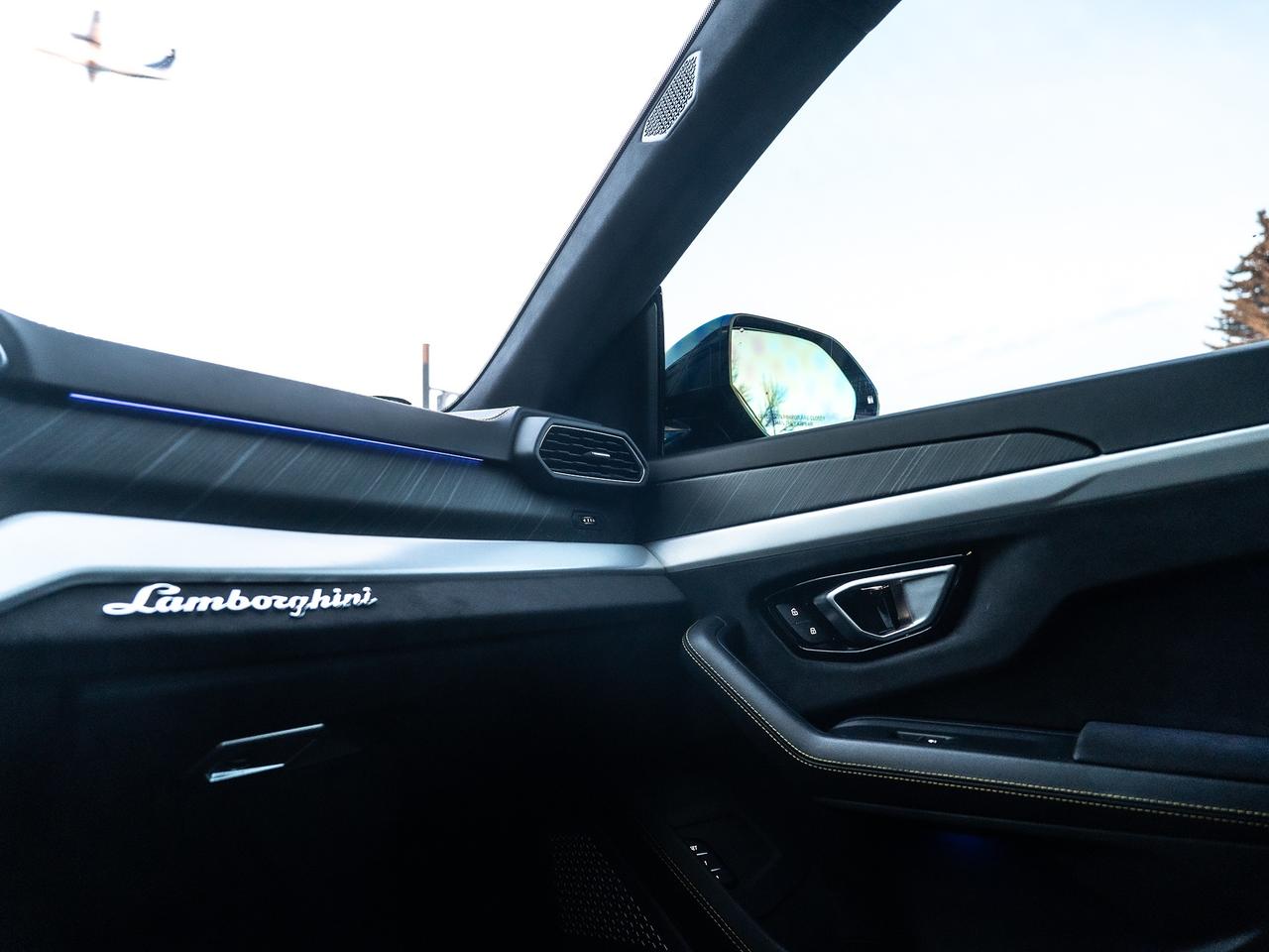 2019 Lamborghini Urus LAMBORGHINI URUS Photo14