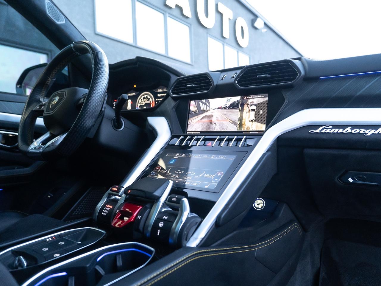 2019 Lamborghini Urus LAMBORGHINI URUS Photo21