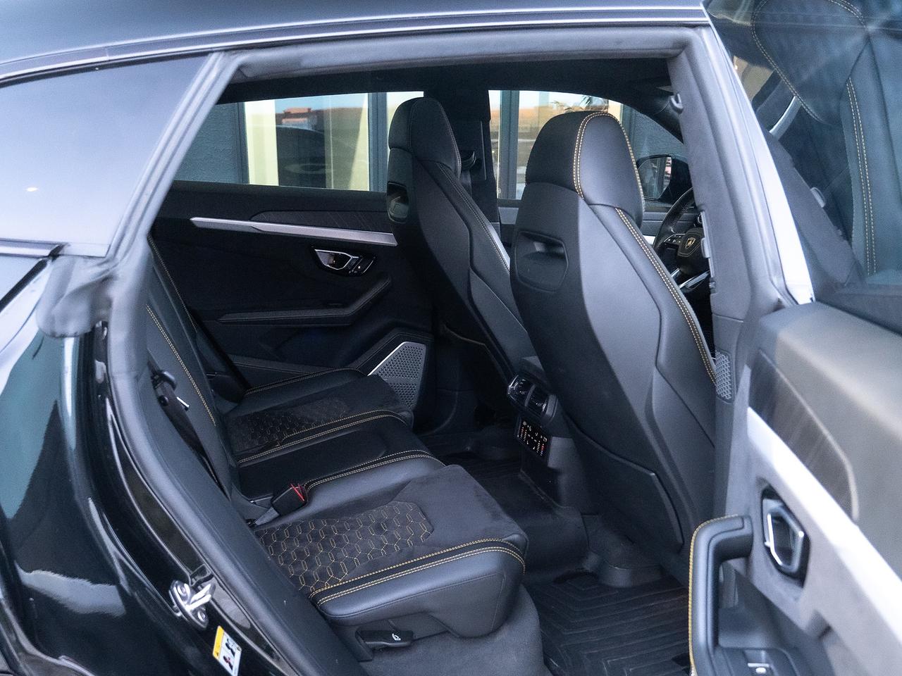 2019 Lamborghini Urus LAMBORGHINI URUS Photo40