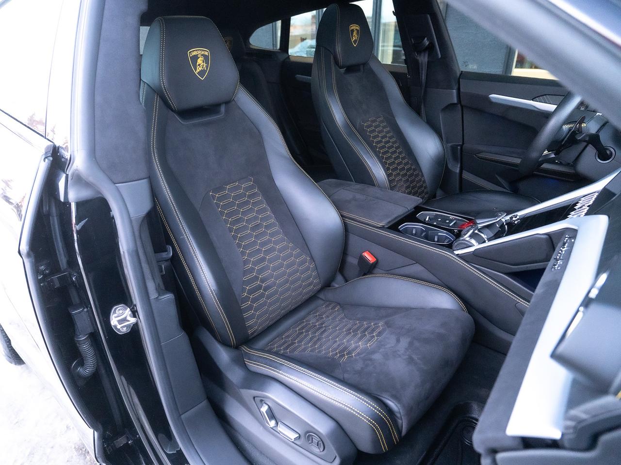 2019 Lamborghini Urus LAMBORGHINI URUS Photo42