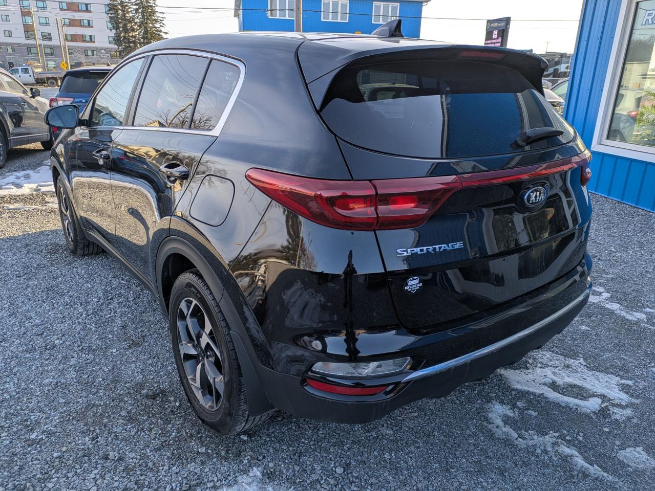 2021 Kia Sportage LX Photo2