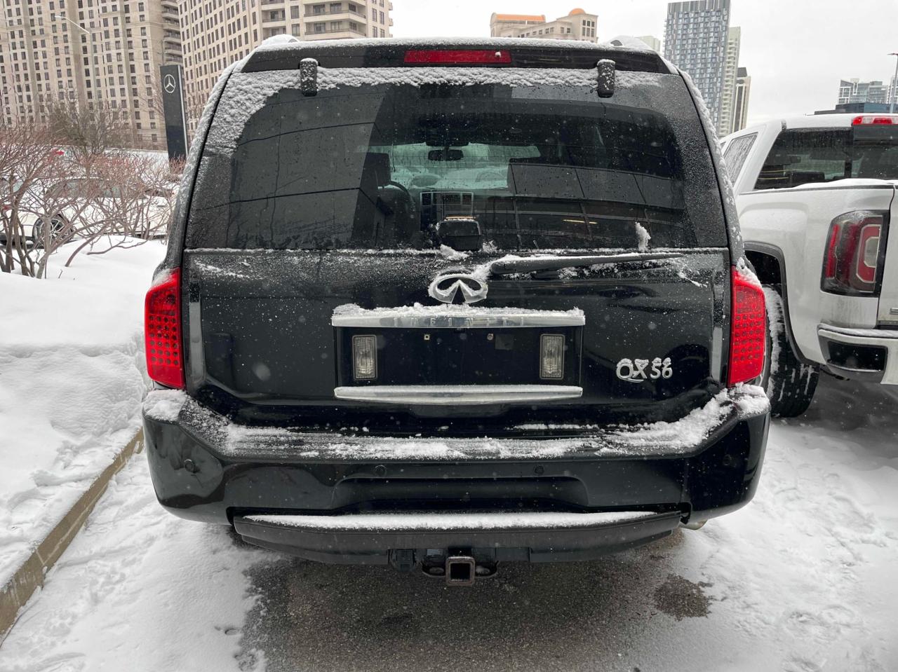 2010 Infiniti QX56 4WD 4DR Photo3