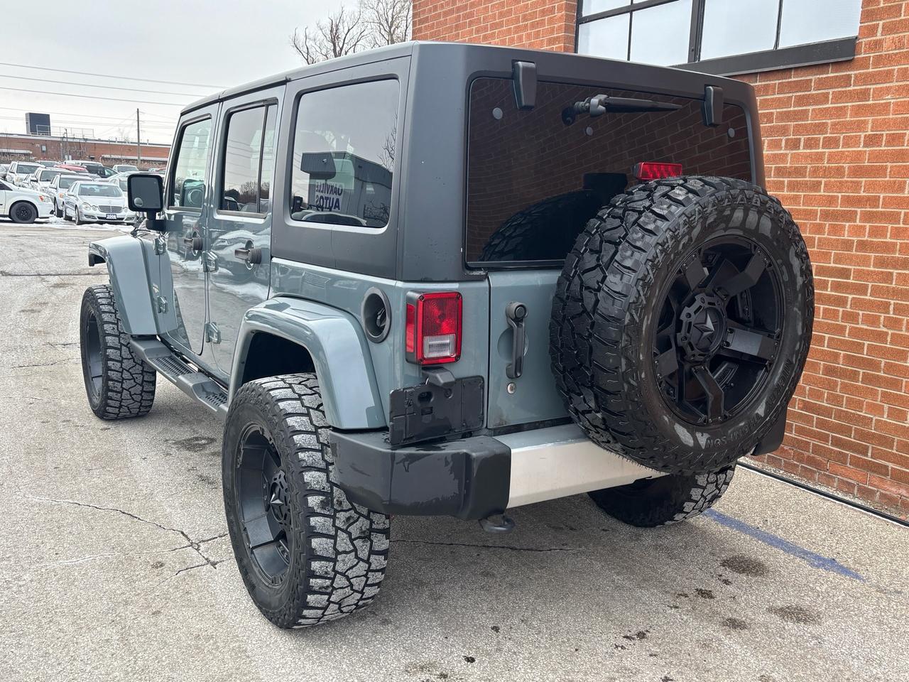 2015 Jeep Wrangler UNLIMITED 4WD 4DR SAHARA Photo4