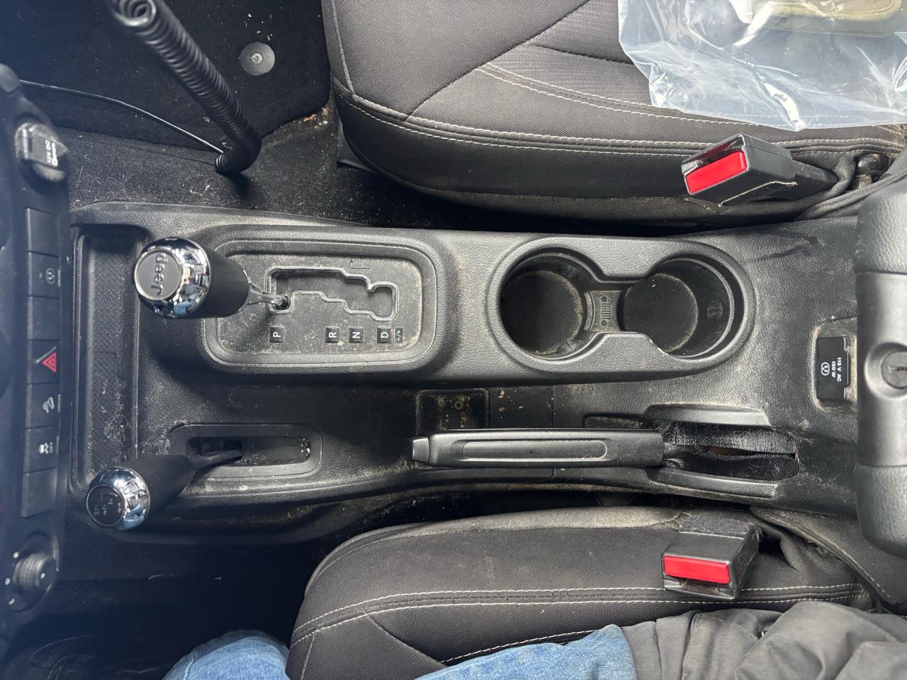 2015 Jeep Wrangler UNLIMITED 4WD 4DR SAHARA Photo