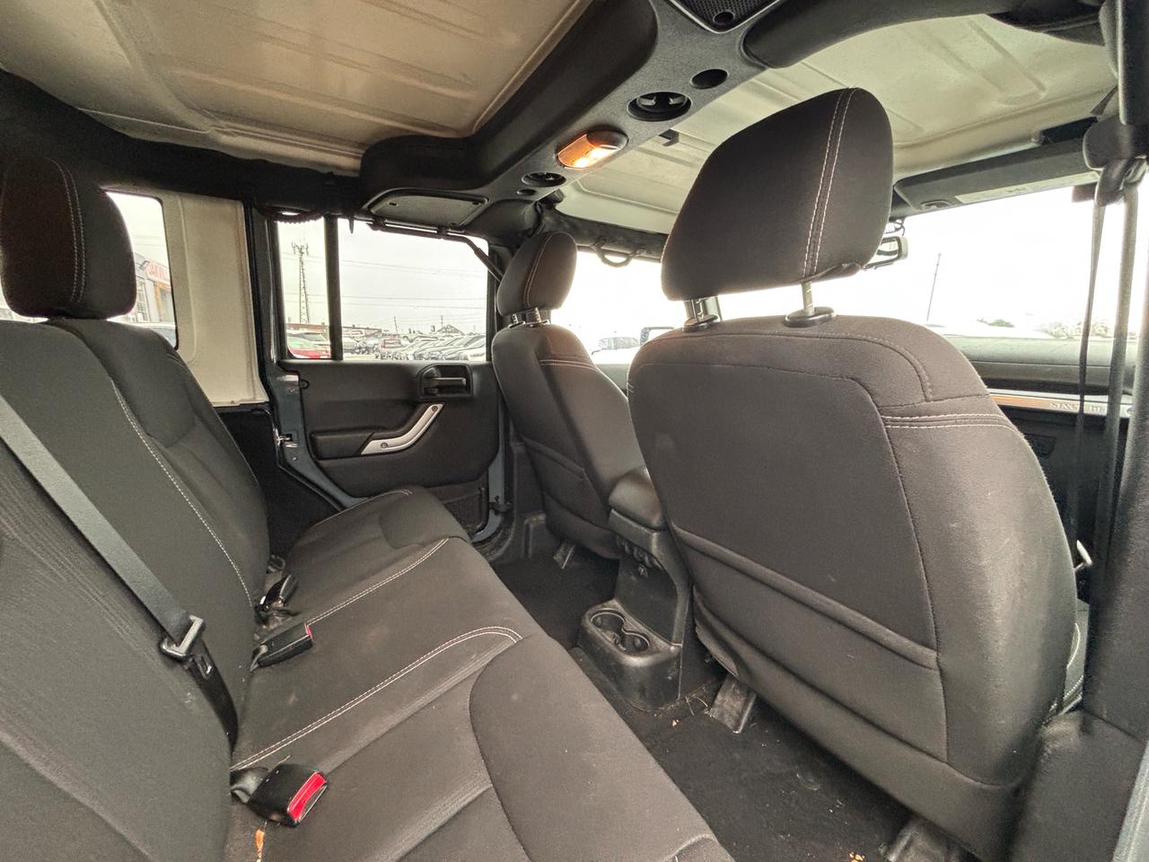 2015 Jeep Wrangler UNLIMITED 4WD 4DR SAHARA Photo