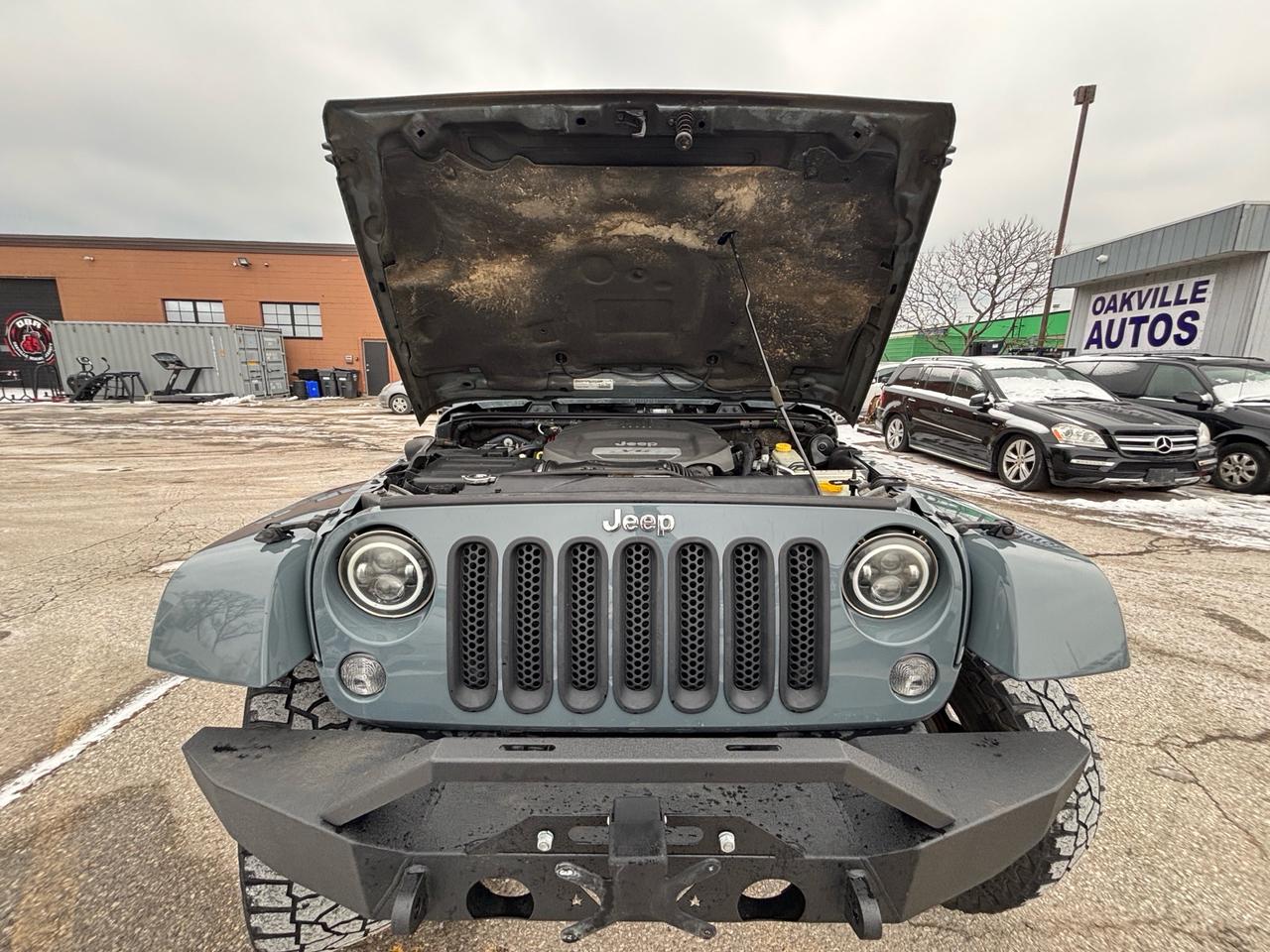 2015 Jeep Wrangler UNLIMITED 4WD 4DR SAHARA Photo