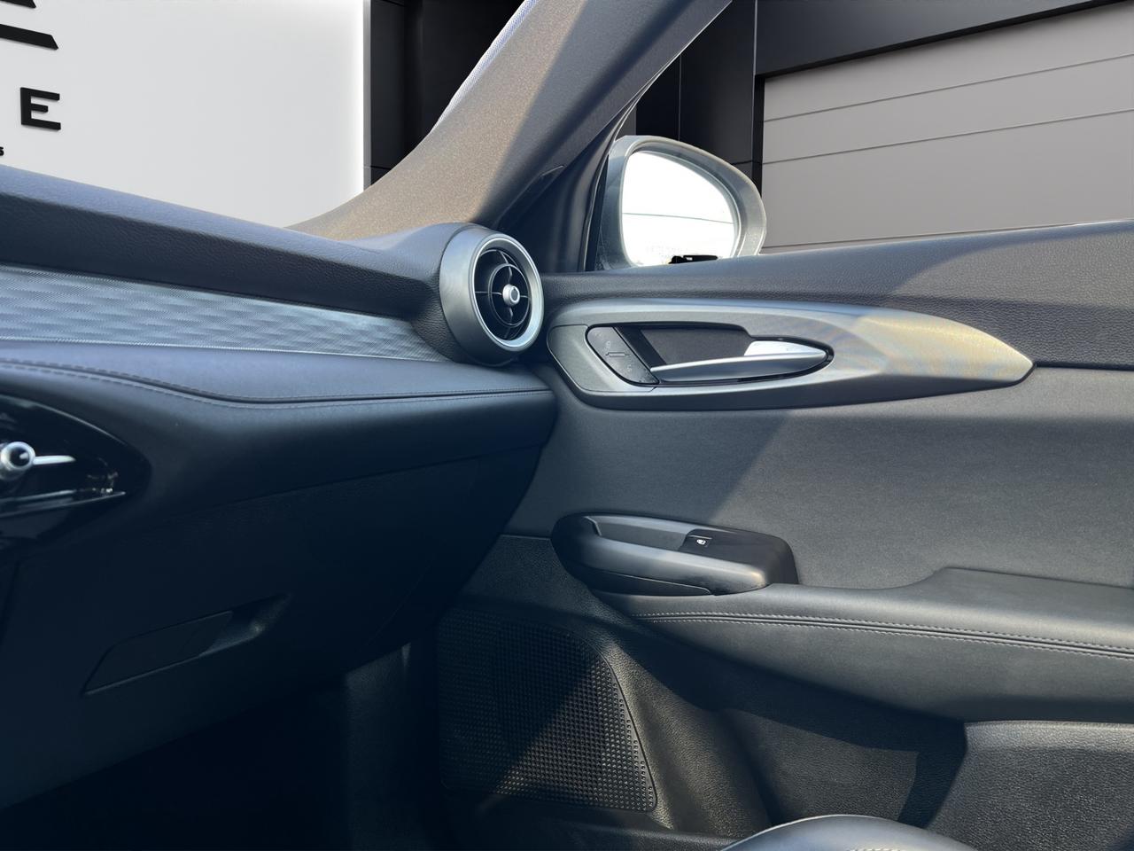 2023 Alfa Romeo Tonale VELOCE AWD - Blind Spot Monitor - Moonroof !!! Photo