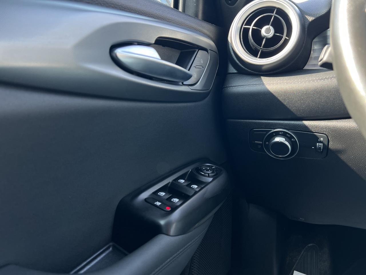 2023 Alfa Romeo Tonale VELOCE AWD - Blind Spot Monitor - Moonroof !!! Photo