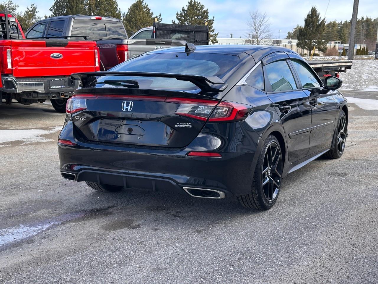 2024 Honda Civic Hatchback Sport Touring CVT Hatchback Photo