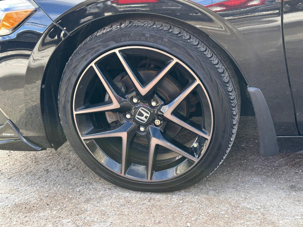 2024 Honda Civic Hatchback Sport Touring CVT Hatchback Photo