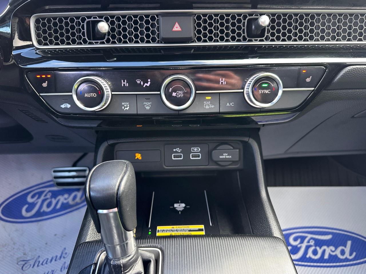 2024 Honda Civic Hatchback Sport Touring CVT Hatchback Photo