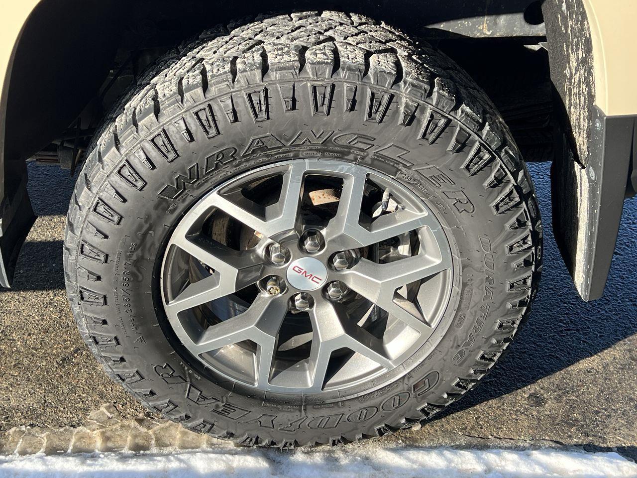 2021 GMC Canyon AT4 w/Leather 4X4 Photo