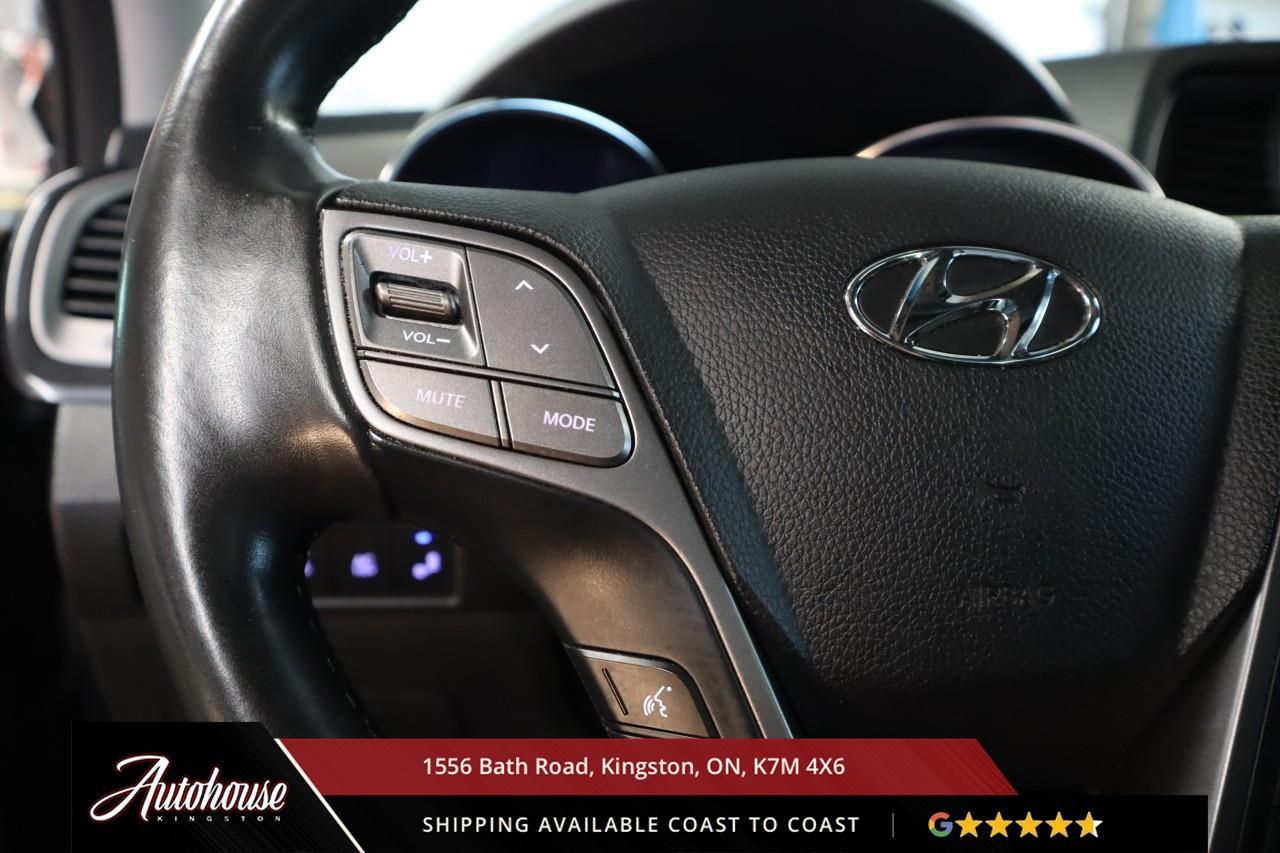 2016 Hyundai Santa Fe XL Limited 3RD ROW SEATING - PANORAMIC MOON ROOF Photo