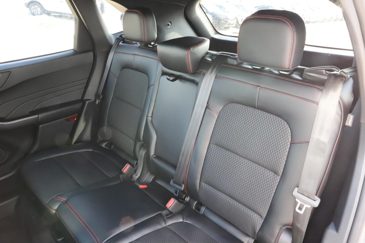 2022 Ford Explorer ST 4WD Photo