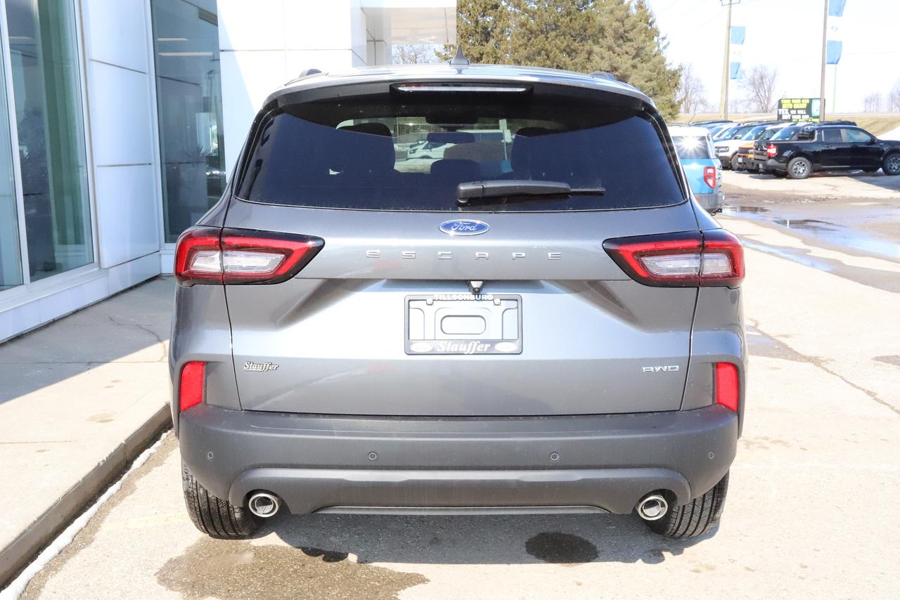 2022 Ford Explorer ST 4WD Photo