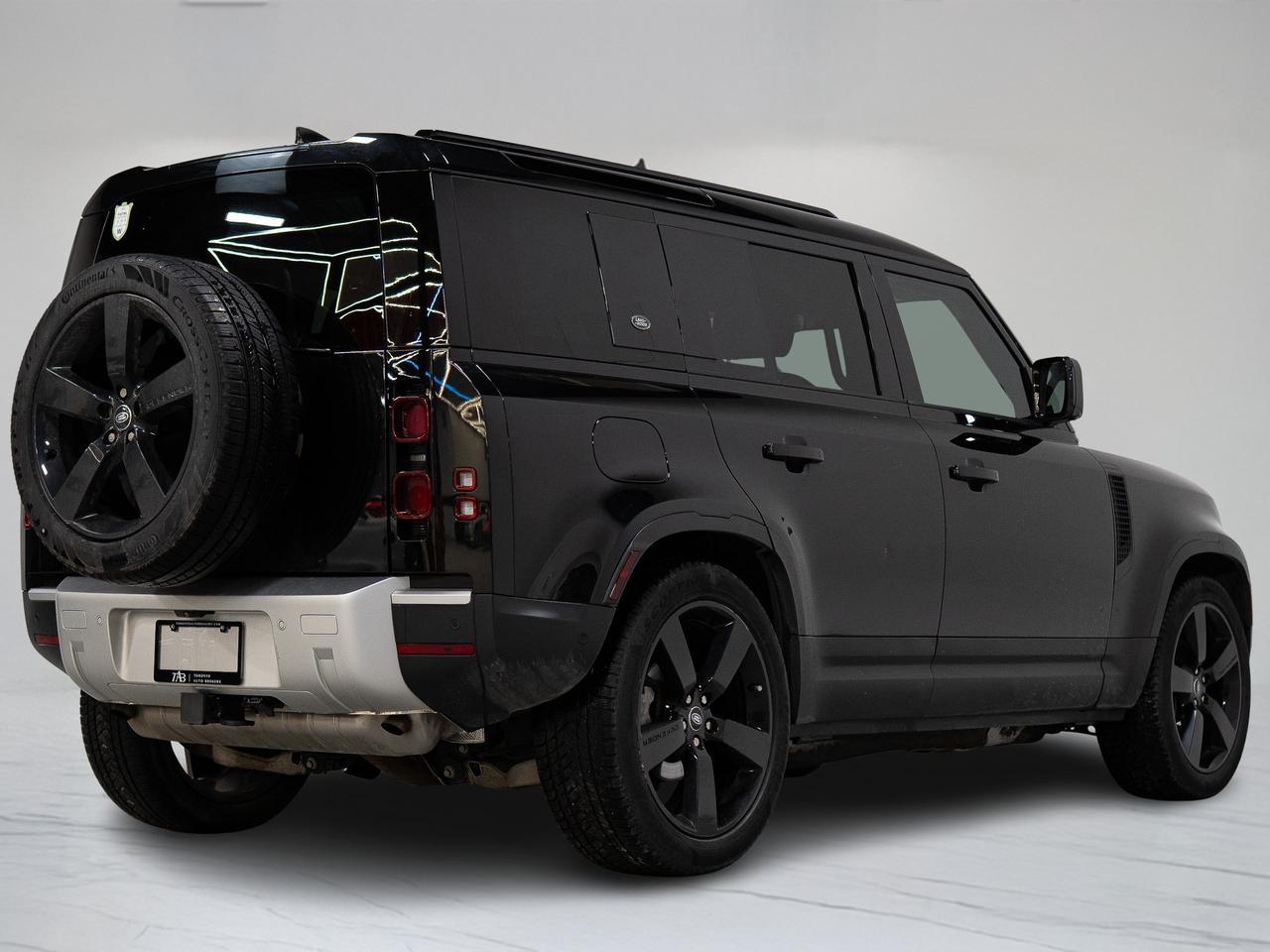 2024 Land Rover Defender S | 110 | P300 | 7 PASS | PANO | MERIDIAN | 22 IN Photo3