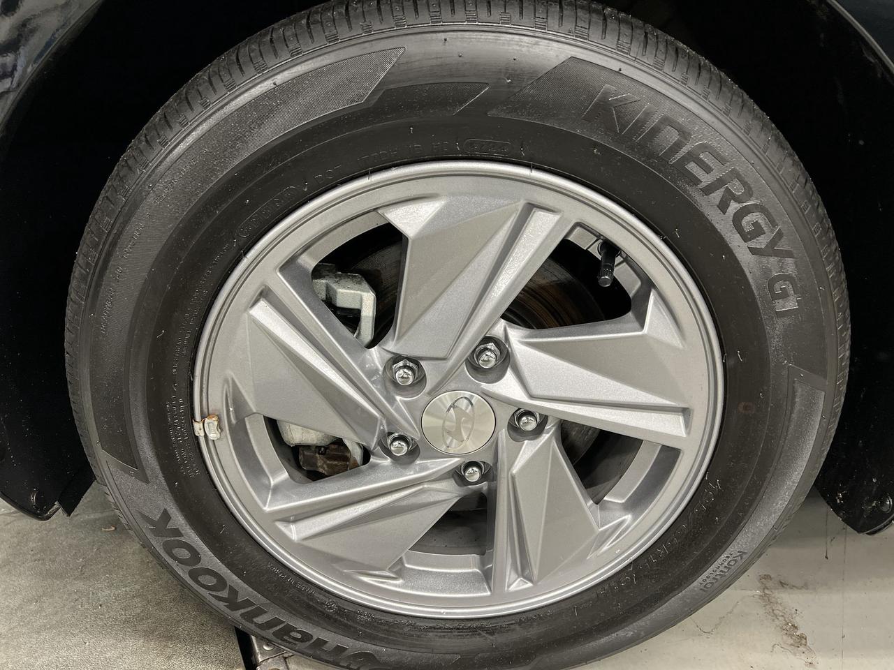 2024 Hyundai Elantra HTD SEATS | CARPLAY | BLIND SPOT | REAR CAM | A/C Photo