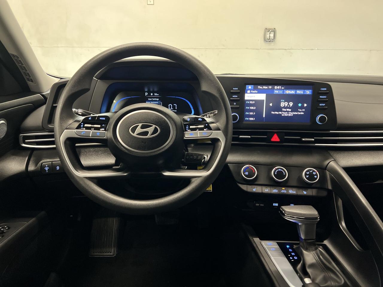 2024 Hyundai Elantra HTD SEATS | CARPLAY | BLIND SPOT | REAR CAM | A/C Photo