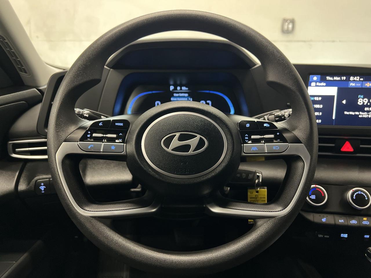 2024 Hyundai Elantra HTD SEATS | CARPLAY | BLIND SPOT | REAR CAM | A/C Photo