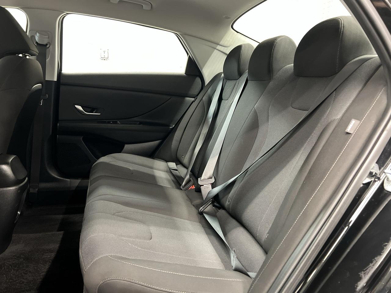 2024 Hyundai Elantra HTD SEATS | CARPLAY | BLIND SPOT | REAR CAM | A/C Photo