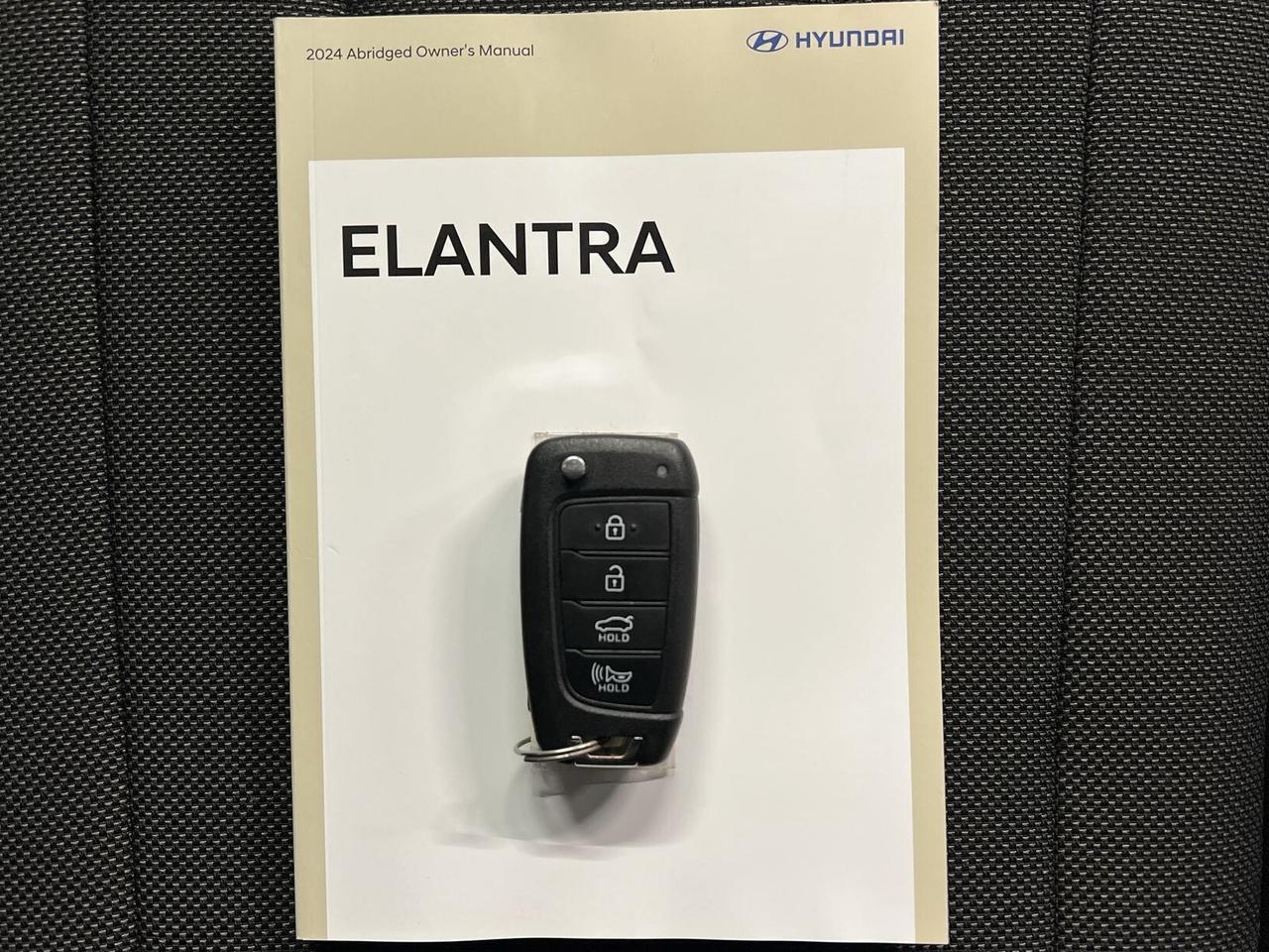 2024 Hyundai Elantra HTD SEATS | CARPLAY | BLIND SPOT | REAR CAM | A/C Photo
