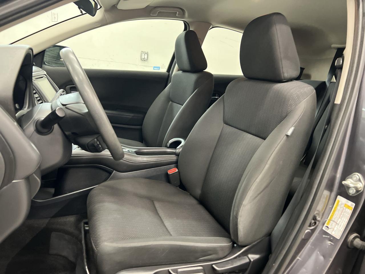 2018 Honda HR-V AWD | LOW KMS! | HTD SEATS | ALLOYS | REAR CAM Photo