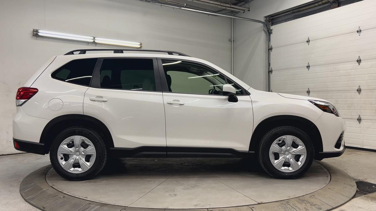2023 Subaru Forester AWD | HTD SEATS | CARPLAY | REAR CAM | LOW KMS!! Photo