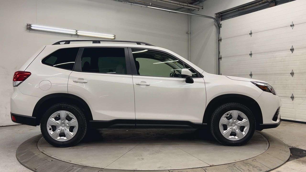 2023 Subaru Forester AWD | HTD SEATS | CARPLAY | REAR CAM | LOW KMS!! Photo5