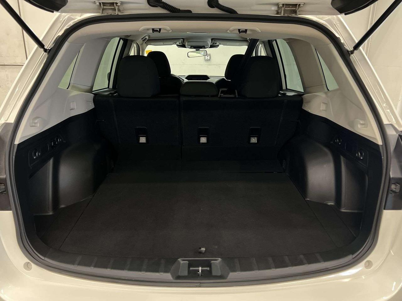 2023 Subaru Forester AWD | HTD SEATS | CARPLAY | REAR CAM | LOW KMS!! Photo