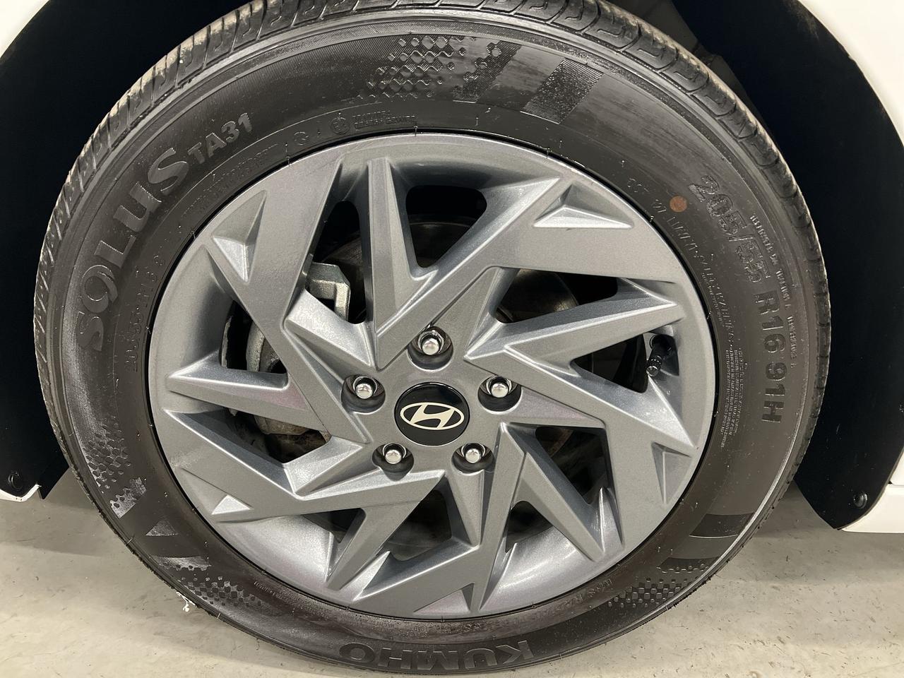 2024 Hyundai Elantra PREFERRED | HTD SEATS | REMOTE START | ALLOYS Photo