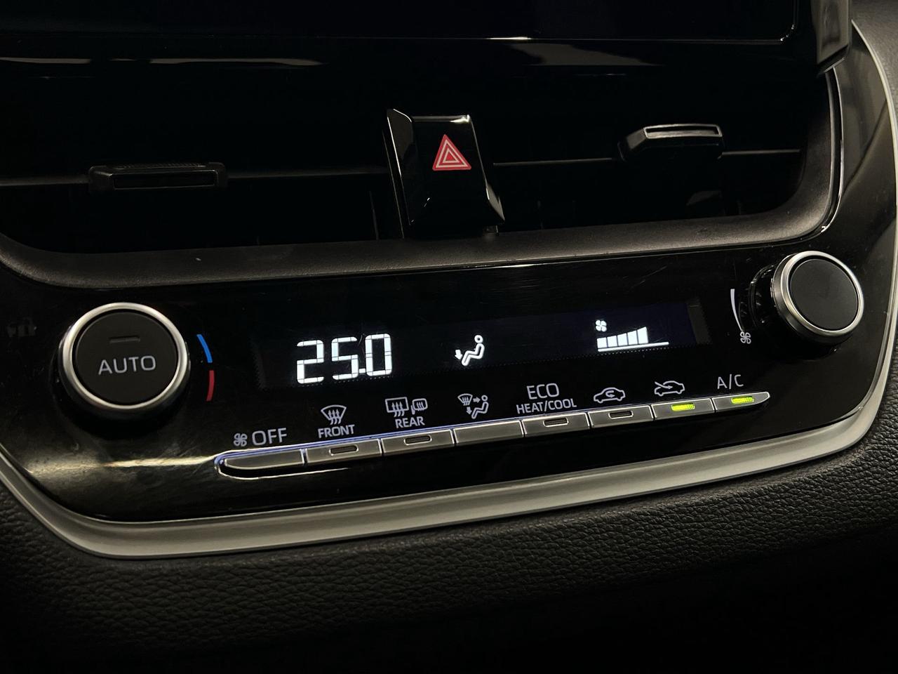 2024 Toyota Corolla LE | SUNROOF | HTD SEATS | CARPLAY | ALLOYS | A/C Photo