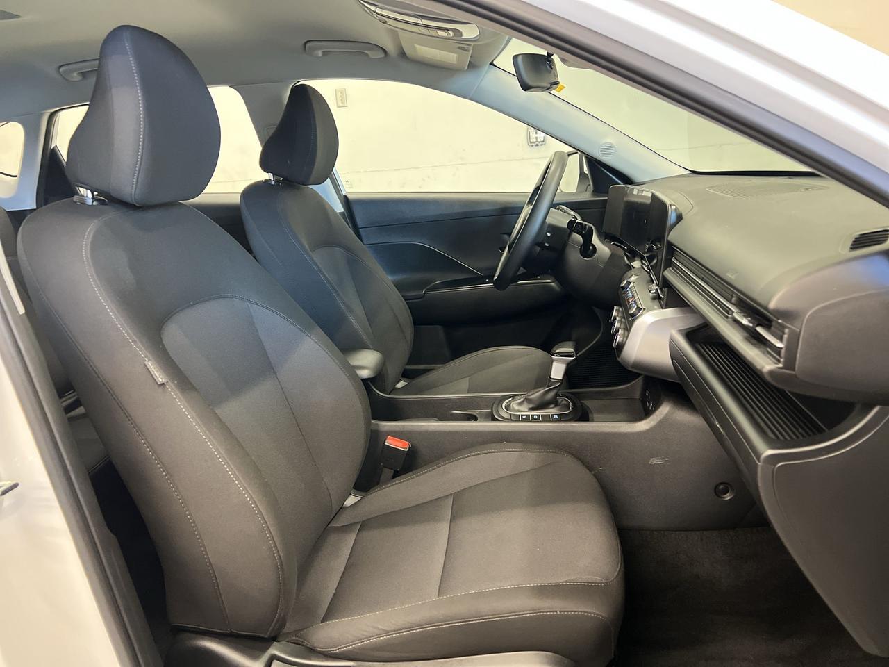 2024 Hyundai KONA HTD SEATS | CARPLAY | ALLOYS | BLIND SPOT | A/C Photo
